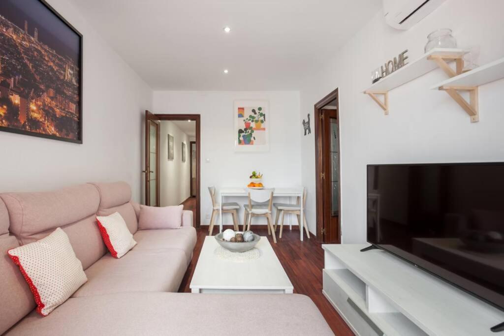 Habitaciones Camp Nou Apartment L'Hospitalet de Llobregat Exterior photo